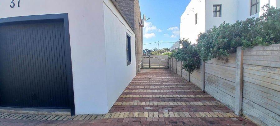 4 Bedroom Property for Sale in Pringle Bay Western Cape